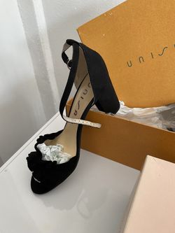 Shoes 8 1/2