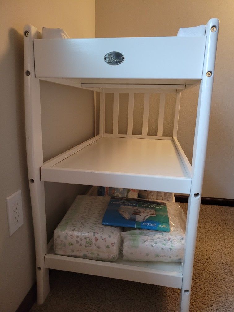 Quirky Bubba Change Table