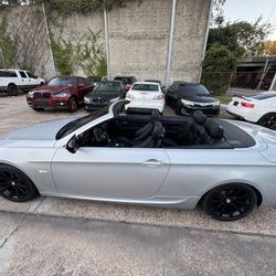 2011 BMW 328i Hardtop Convertible /// M sport package , fully loaded with Black Rims and Navigation and more..  FINANCING AVAILABLE THROUGH LENDERS! C