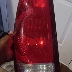 Chevrolet Avalanche Driver Side Taillight 2001-2005