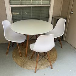 Round Dining Table Need Gone Fast