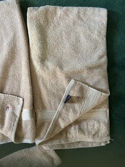 Beautiful Towel Set (6) Tommy  Hilfiger
