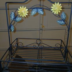 Hanging Basket For outdoors/indoors Decor 