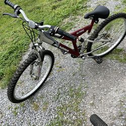 Mountains bike in great condition 🚲🚲