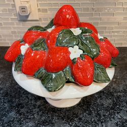 VINTAGE MC STRAWBERRY Covered Dish Pedestal Centerpiece Candy bowl Excellent