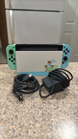 Nintendo Switch (Animal Crossing Edition)
