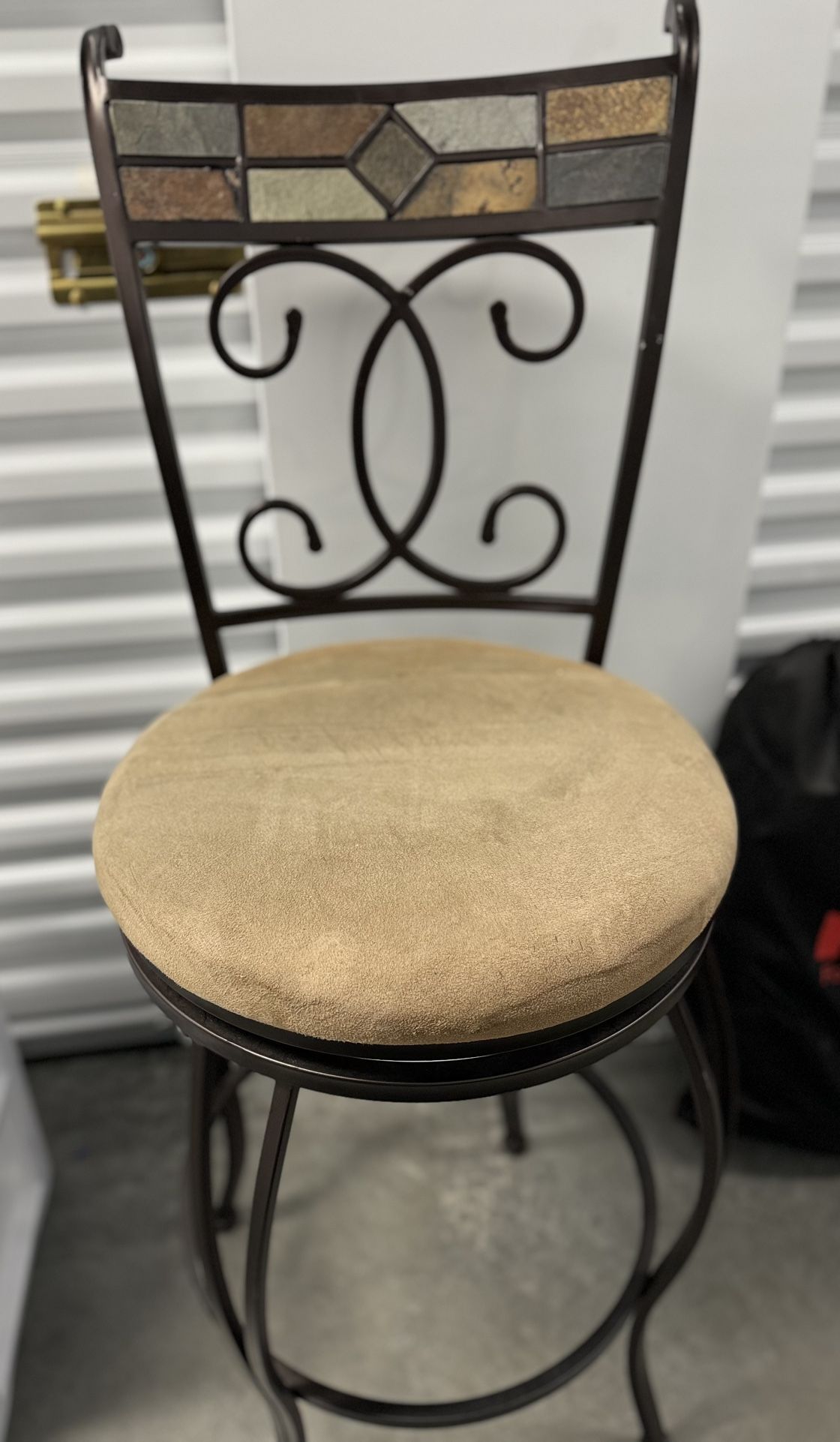 4 Bar Stools Chairs Like New