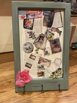 Decorative Magnetic Board with Rose Magnets