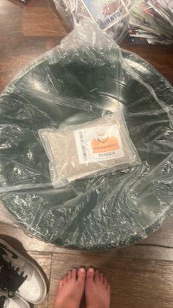 Gold panning kit with pay dirt