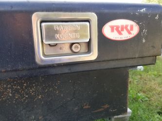RKI full size truck box black. With keys