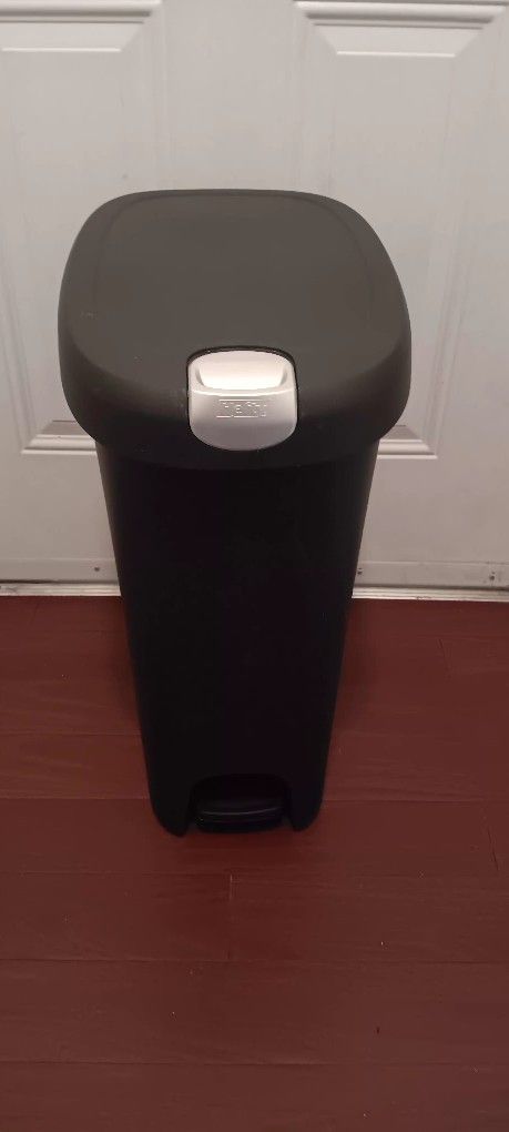 BLACK Hefty 12.3gal Slim Step Trash Can with Locking Lid