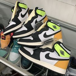 Jordan 1 White Black Volt (GS) Brand New