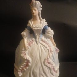 Goebel Marie Antoinette porcelain figurine, marked with 1786 and West Germany. (9.25" tall)