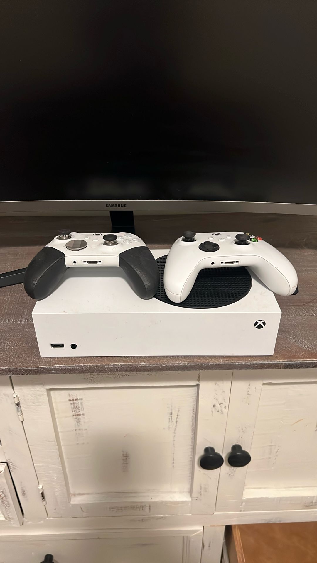 Xbox Xs & Samsung Curved Monitor 32”