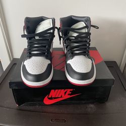 DS Jordan 1 Satin Black Toe Size 9.5W/8M $150