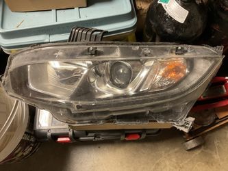 10th Gen Civic Hatchback OEM Headlight (Drivers Side)