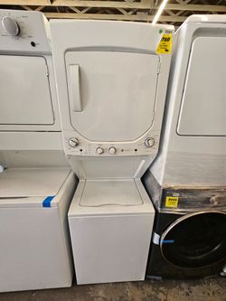 Whirlpool Washer and dryer stackable 240v