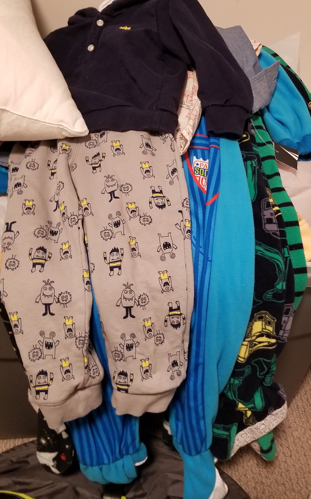 TONS of baby/Kids clothes newborn-3T NO MORE THAN $5 ,some with tags,No stains,Great condition