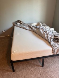 Queen mattress memory foam