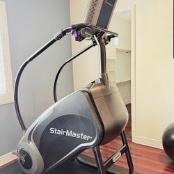 StairMaster 8G Gauntlet – Commercial Stair Climber – Barely Used / Like New