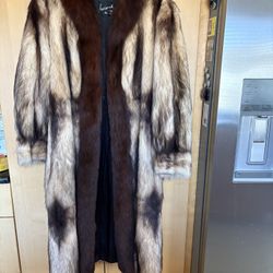 **** BEAVER FUR COAT with FOX TRIM FROM JAVUREK FURS