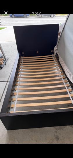 Twin bed