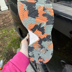 Men's size 41 basketball shoes