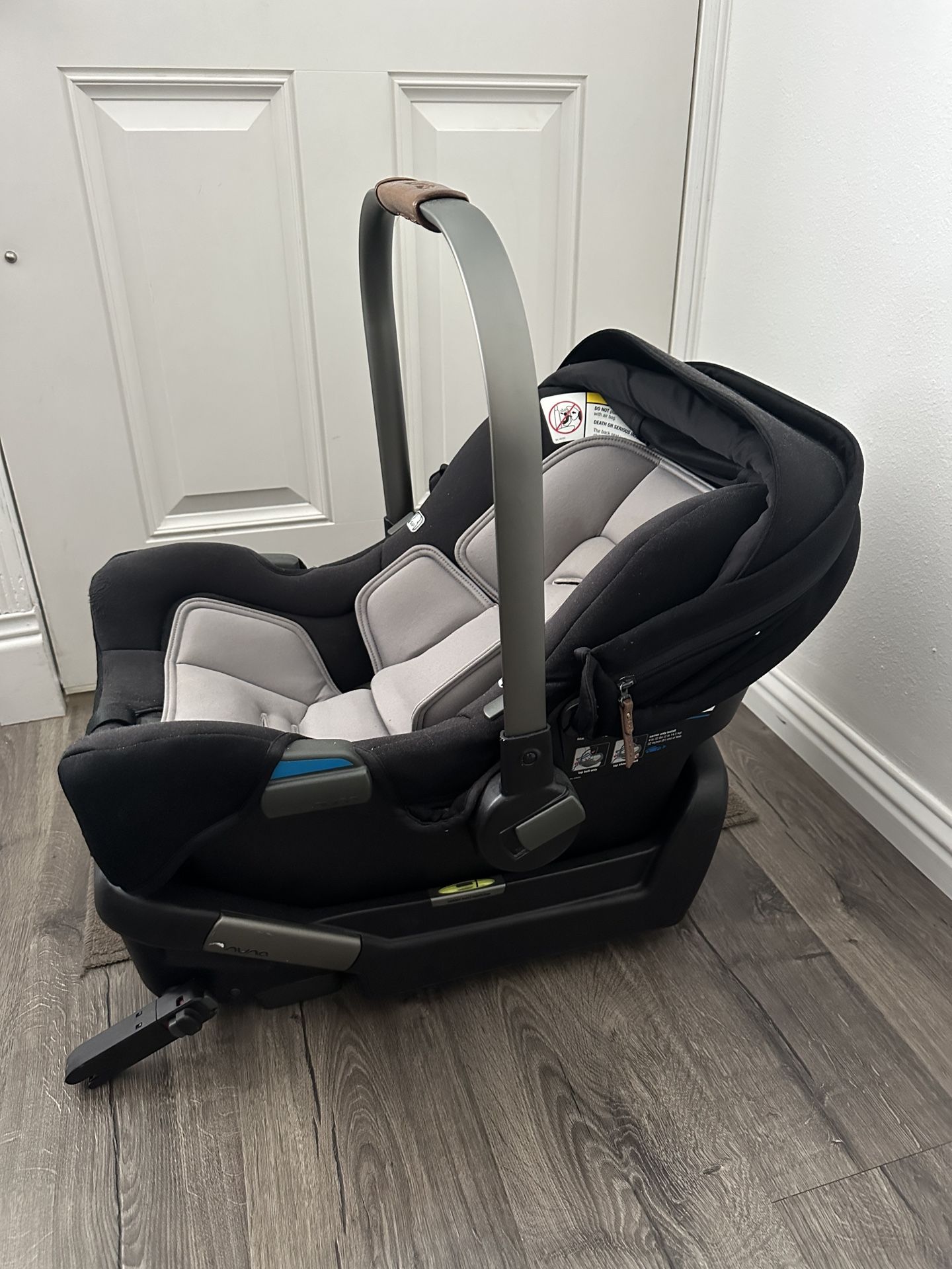Nuna Pipa Car Seat w/ 2 bases