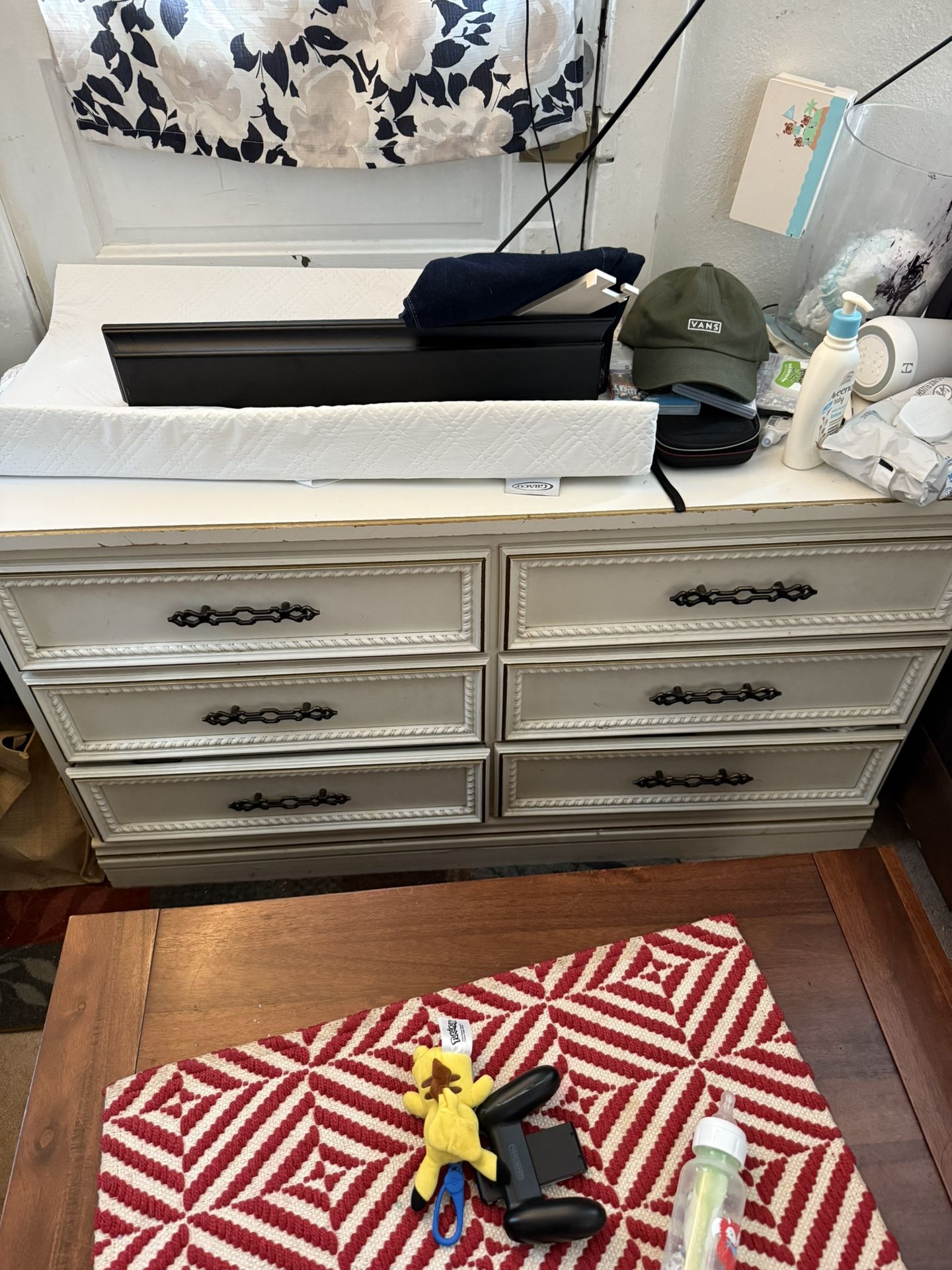 Antique Dresser $20