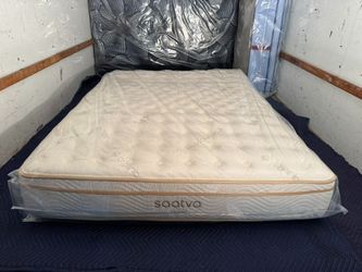 LIKE NEW - Queen Saatva Classic Luxury Firm Mattress - Delivery Available 