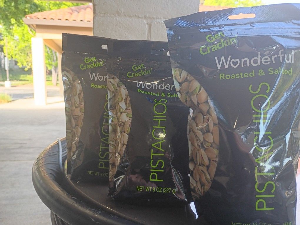 WONDERFUL PISTACHIOS ROASTED + SALTED