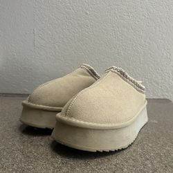 Beige/Cream Platform Slippers - Size 7