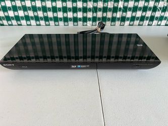 Sony DVD and Blu-ray player with 3-D