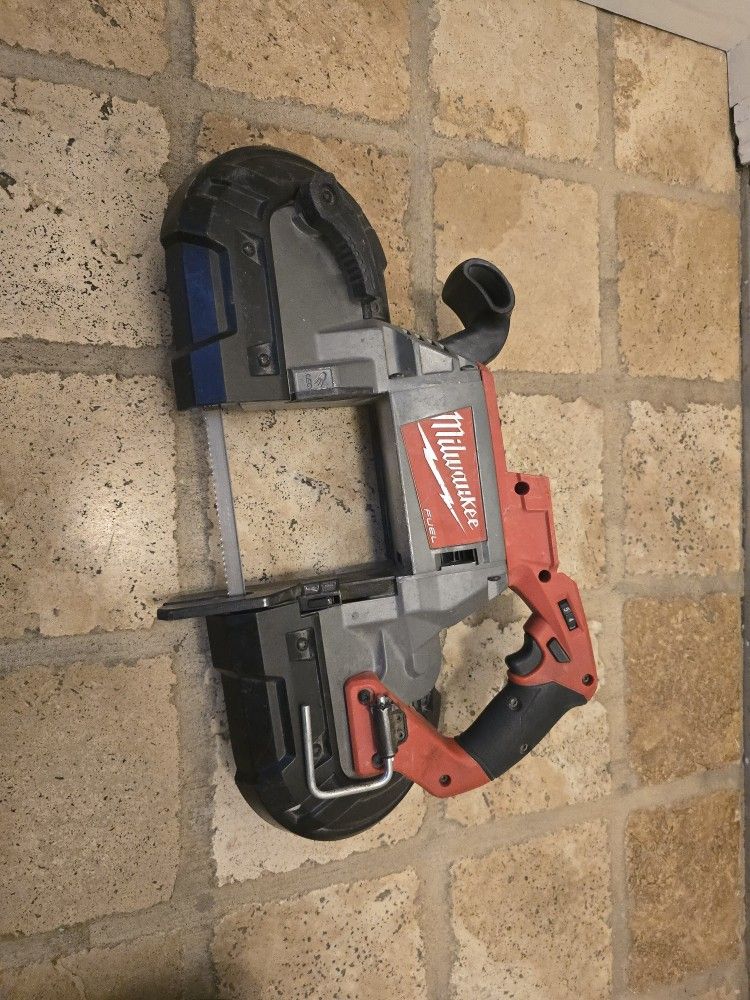 Milwaukee Deep Cut Bandsaw