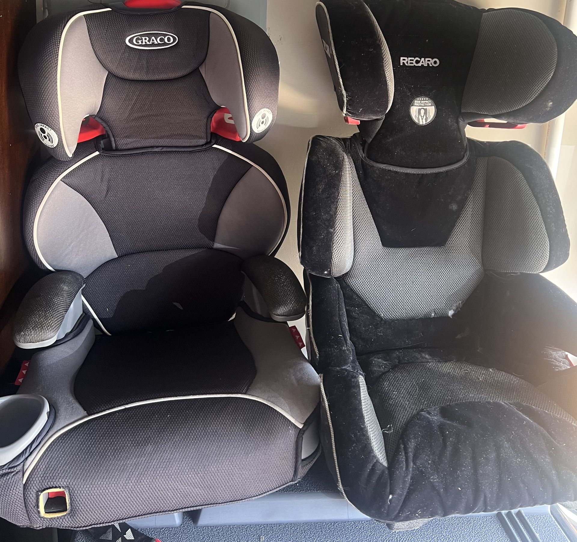 2 Car Seats