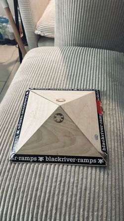 DOUBLE Blackriver Wall Hip Fingerboard Ramp Natural 15inch
