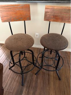 2 Metal Bar or Counter Height Stools