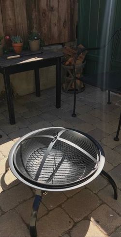 22” folding fire pit