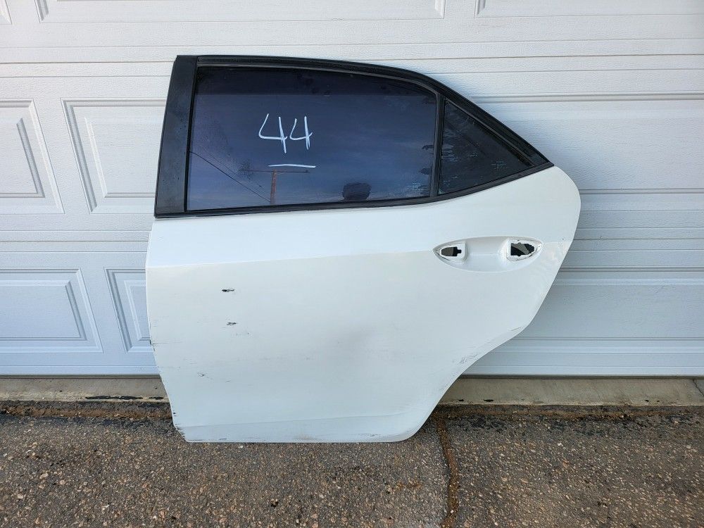 2014 - 2019 Toyota Corolla Door Shell Oem Driver Side 