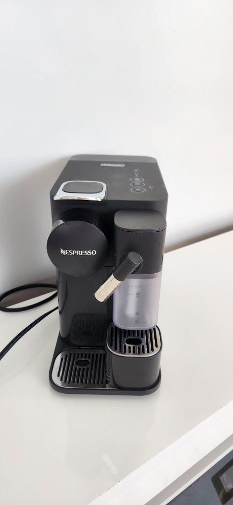 Nespresso Coffee Machine!!! ☕️ 🥛