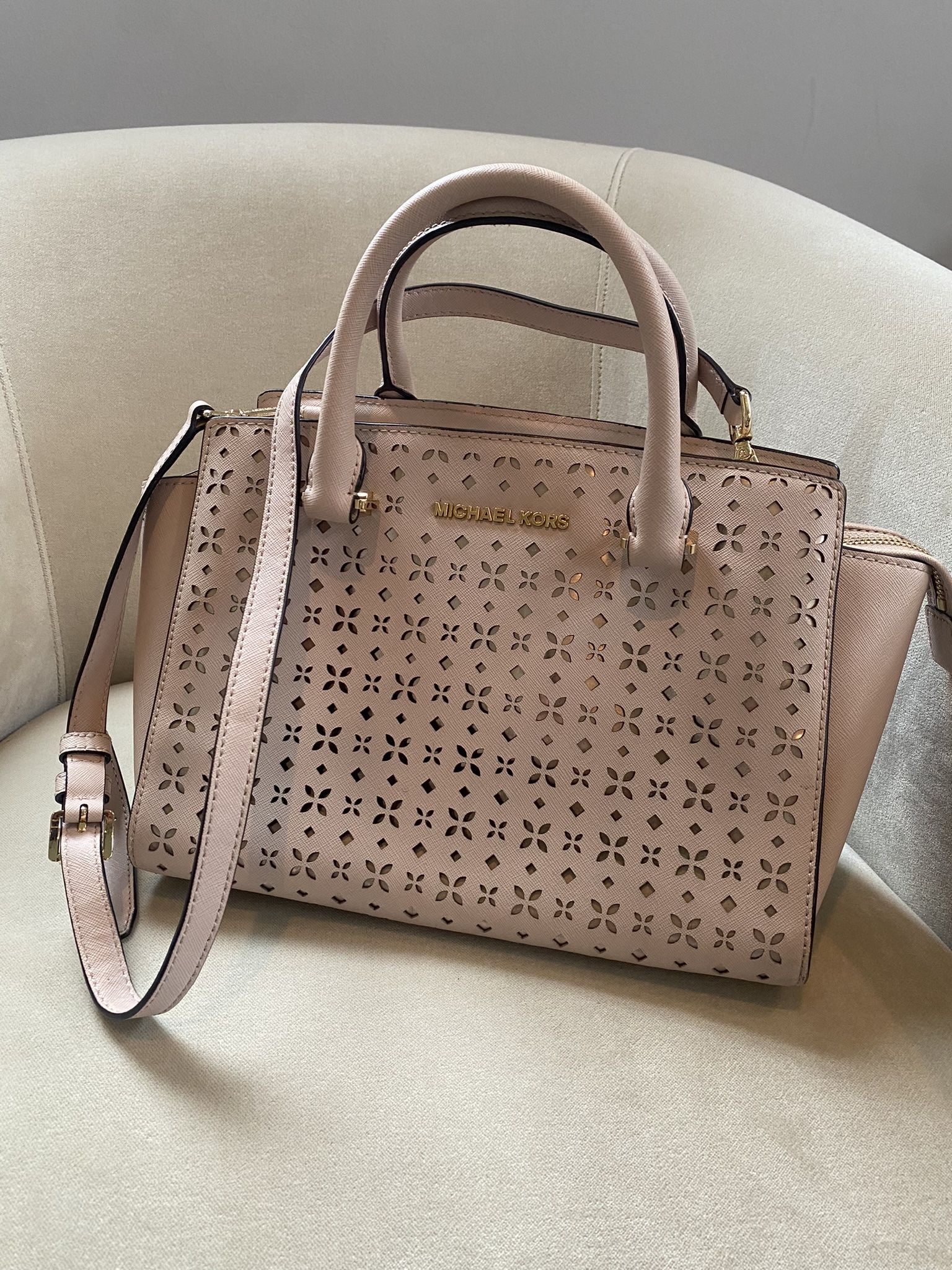 Michael Kors Light Pink Shoulder Bag