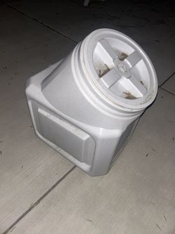 Vittles Vault