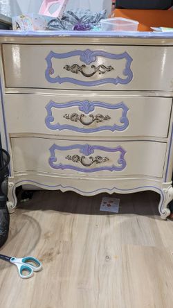 French Provincial 3-Drawer Dresser