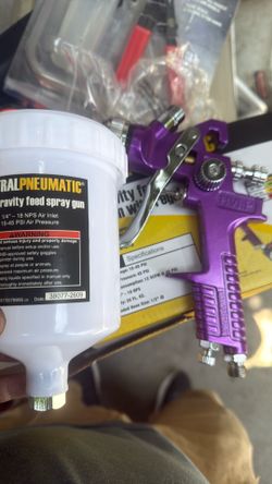 Spray gun (missing regulator)