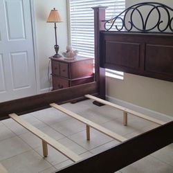 $260 Queen size... Bed, two night stands, a dresser and Box Springs