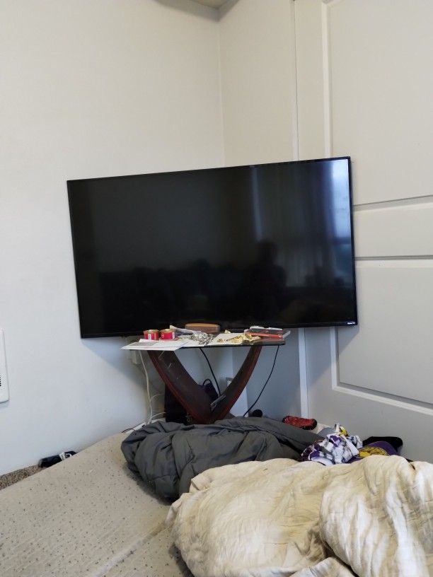 55 Inch. JVC Smart Tv/ With Remote