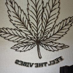 4.5'x 5' Mary Jane Leaf area rug