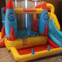 LEADZM Rocket Inflatable Bounce House