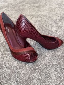 Spring dark red shoes