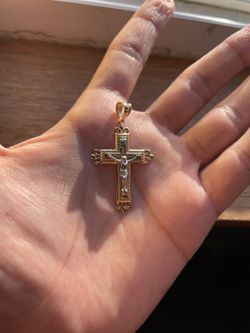 14k gold cross from jared brand new